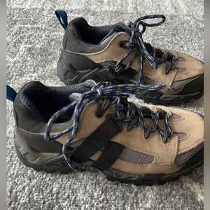 Teva Womens Vibram Hiking Shoes Sz 8